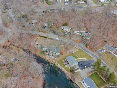 29 Ramapo Hills Blvd, Oakland NJ  07436-3906 exterior