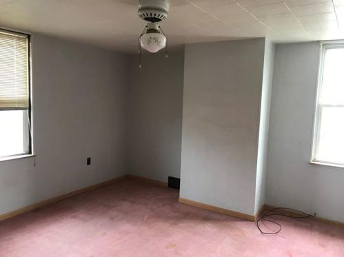 1298 Woodmont Ave, New Kensington PA  15068-5537 exterior