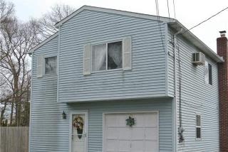 332 Terry Blvd, Holbrook, NY 11741-5747