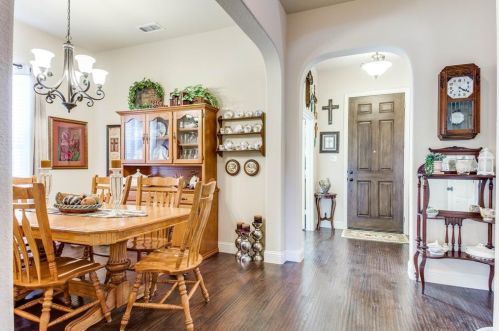 3604 Tuscan Hills Cir, Denton TX  76210-8066 exterior