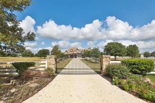 624 High Meadow Ranch Dr, Magnolia, TX 77355-4677