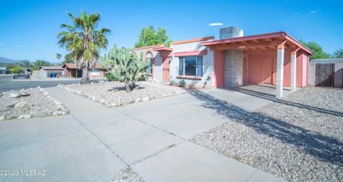8426 Cambria Dr, Tucson, AZ 85730-2614