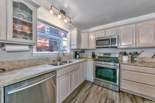 2265 Sierra House Trl, South Lake Tahoe, CA 96150-6830