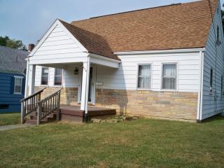 626 Webb Ave, Cadiz, OH 43907-1081