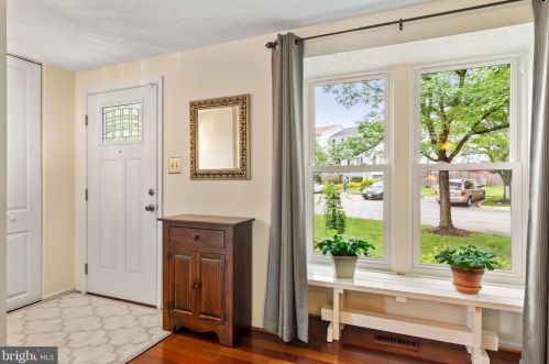 9106 Aspenpark Ct, Lorton, VA 22079-1846