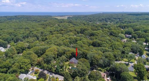 15 Oak Ln, Northport, NY 11768-2631
