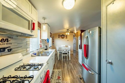 33055 Olive St, Lake Elsinore CA  92530-1434 exterior