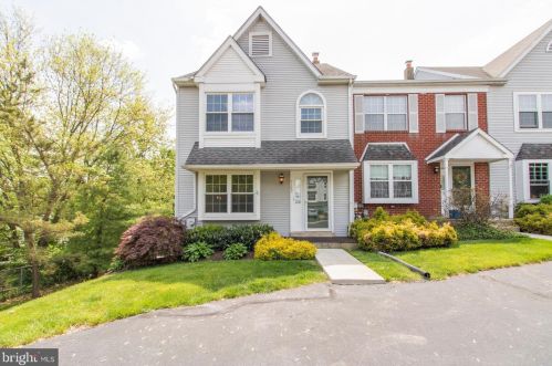 1102 Cathedral Ln, Norristown, PA 19403-5151