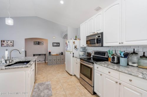 7195 Venus Ave, Cocoa, FL 32927-2915