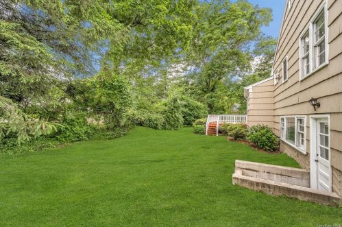 16 Bonwit Rd, Rye Brook NY  10573-1936 exterior