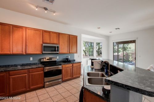8817 Sky Dancer Cir, Tucson, AZ 85742-8488