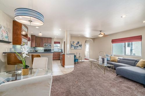 5021 72nd St, San Diego, CA 92115-1817