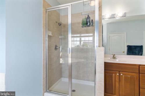 6 Nicole Ct, Swedesboro NJ  08085-3448 exterior