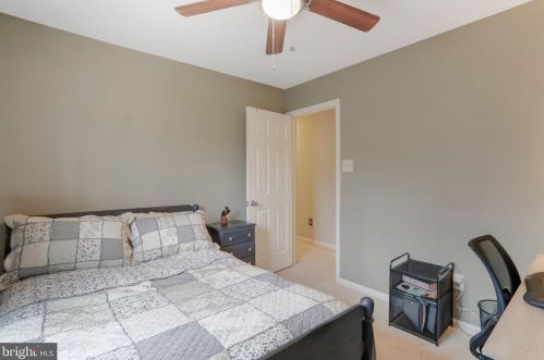 5550 Wide Oak Ct, Woodbridge VA  22192-6036 exterior