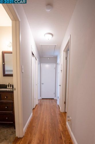 3301 Glenly Rd, Oakland CA  94605-4115 exterior