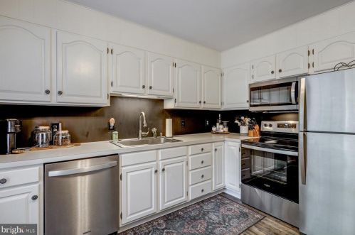 834 Ocean Ave, Lancaster PA  17603-5068 exterior