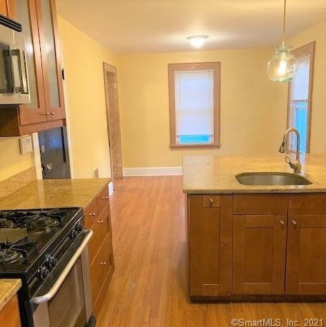 131 Fox St, Bridgeport CT  06605-3229 exterior