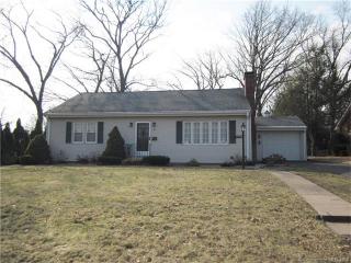 16 Cole St, Manchester, CT 06042-3621