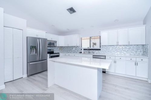 175 Executive Cir, Boynton Beach FL  33436-1835 exterior