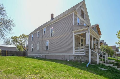 2140 Palmer St, Milwaukee WI  53212-3220 exterior