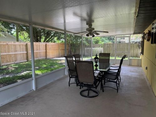2340 87th Ave, Vero Beach, FL 32966-5159