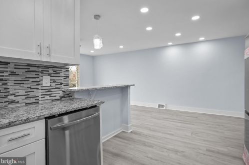 8522 Castor Ave, Philadelphia PA  19152-1208 exterior