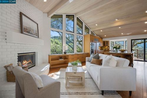 717 Ironbark Ct, Orinda, CA 94563-2424