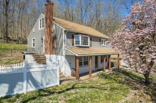 50 Mountain View Ter, Northford, CT 06472-1215