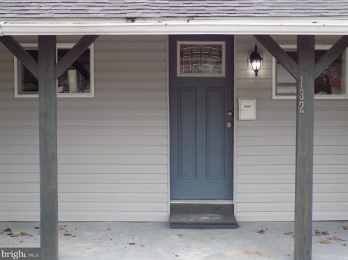 132 Main St, Lykens, PA 17048-1142