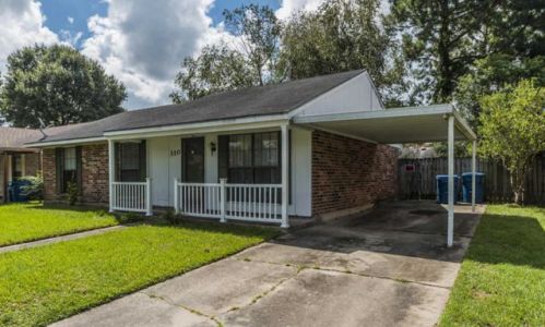 310 Toulouse Dr, Lafayette LA  70506-5136 exterior