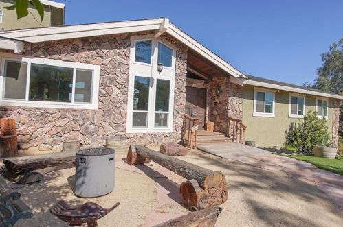 50 Everest Dr, Hollister, CA 95023-6315