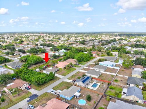 831 Mccoy Ave, Fort Pierce, FL 34953-3911