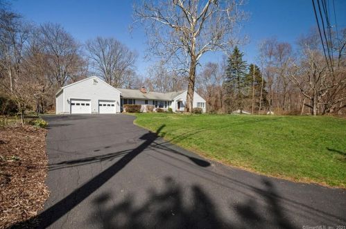 130 Parry Rd, Stamford, CT 06907-1021