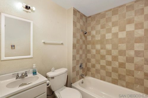 2588 Fairmount Ave, San Diego CA 92105-3421 exterior