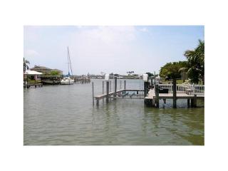 4510 Harbor Hills Dr, Largo, FL 33770-4034