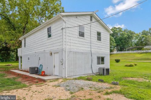 18257 Johnson Rd, Triangle VA  22172-1606 exterior