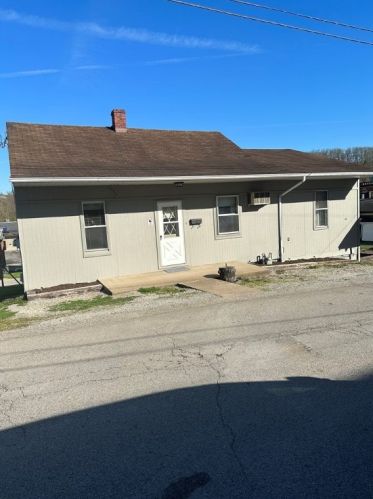 102 1st St, Bentleyville, PA 15314-1206