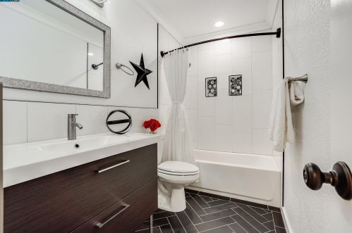 2442 Wright Ct, South San Francisco CA  94080-5257 exterior