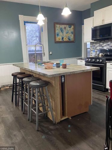 1029 Bush Ave, Saint Paul, MN 55106-3929