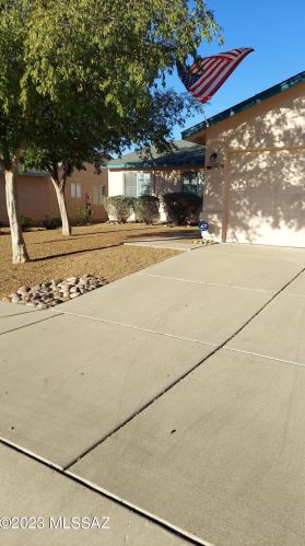 8805 Eagle Creek Dr, Tucson, AZ 85730-5713