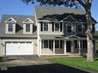38 Sconset Cir, Huntington, CT 06484-6168