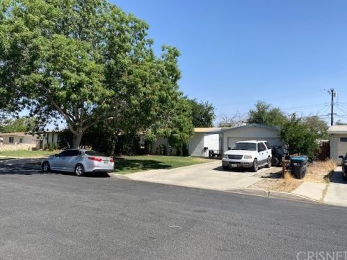 1063 Avenue, Lancaster, CA