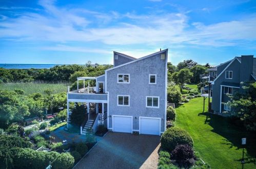 15 Wilderness Dr, South Kingstown, RI 02882-6138