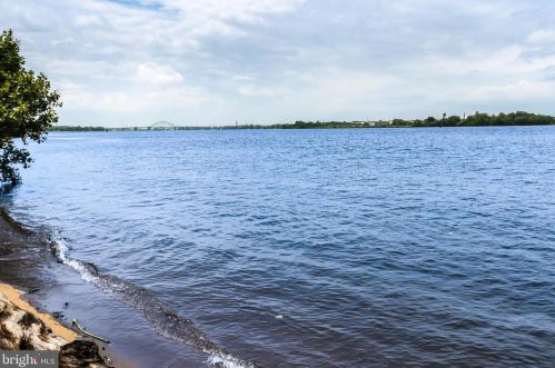 119 Nathan Dr, Riverton NJ  08077 exterior