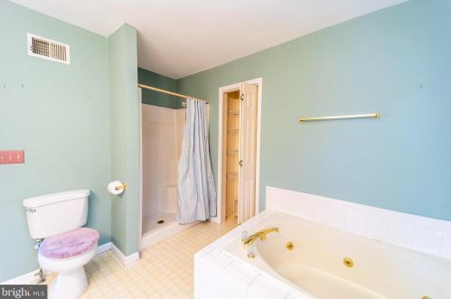 20 Gideon Ln, Falling Waters WV exterior