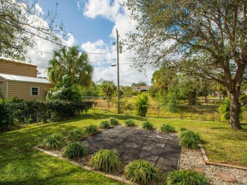 8425 102 Ct, Vero Beach FL  32967-3282 exterior