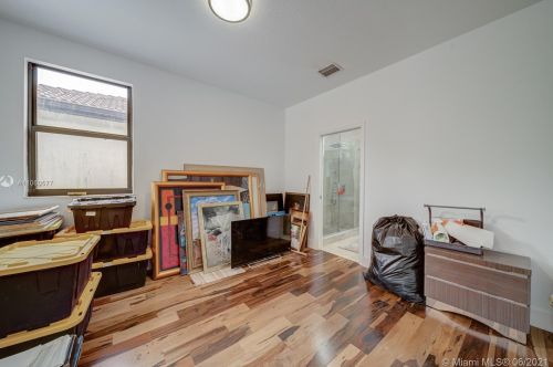 8941 178th St, Hialeah FL  33018-6554 exterior