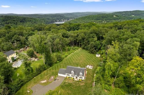 9 Russett Rd, Sandy Hook, CT 06482-1480