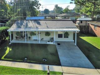 205 Helis Dr, Westwego, LA 70094-2168