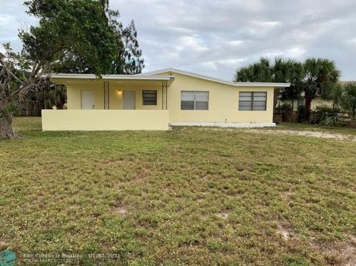 802 1st St, Boynton Beach, FL 33435-5626